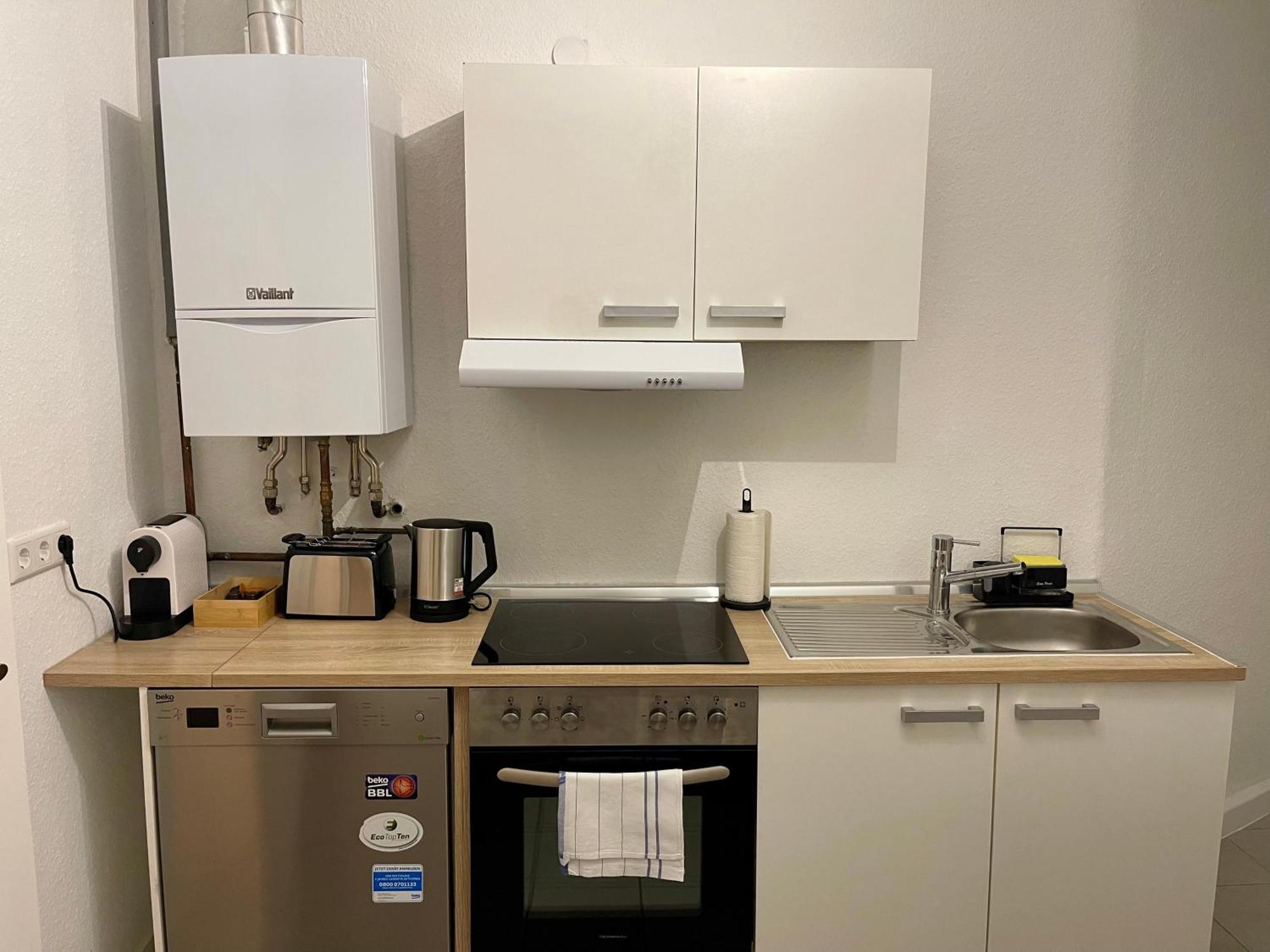 Raha Apartments - Ihr Komfortables Zuhause - Garten - Vollausstattung - Balkon - Parkplatz Kassel Bagian luar foto