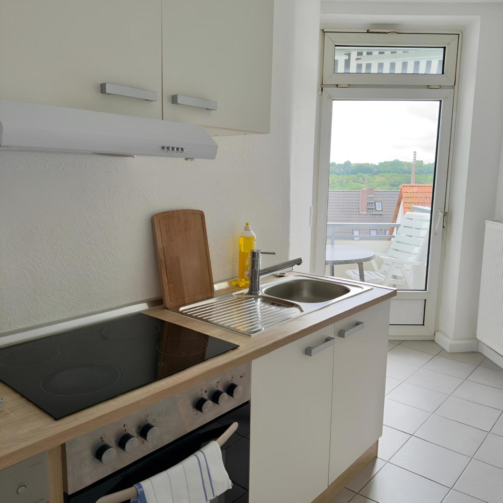 Raha Apartments - Ihr Komfortables Zuhause - Garten - Vollausstattung - Balkon - Parkplatz Kassel Bagian luar foto